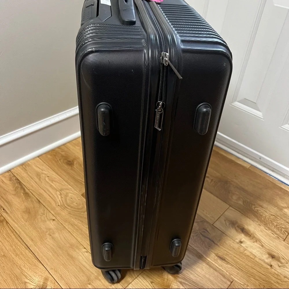 Travlers Club medium size luggage bag travel 25”